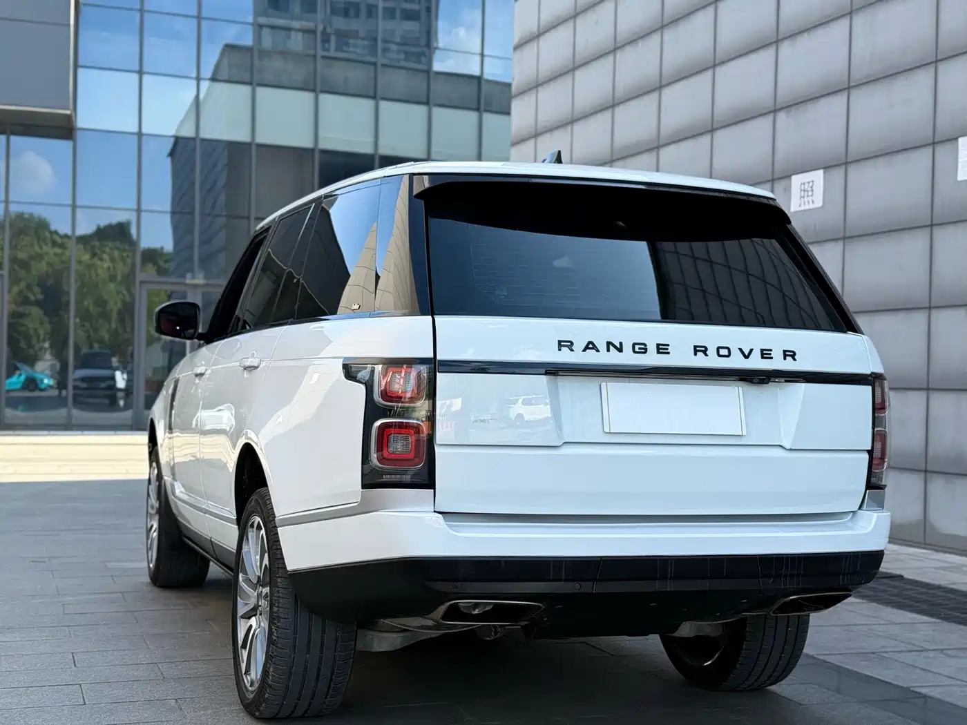 Land Rover Range Rover 2015 3.0 TDV6 Vogue фото 22