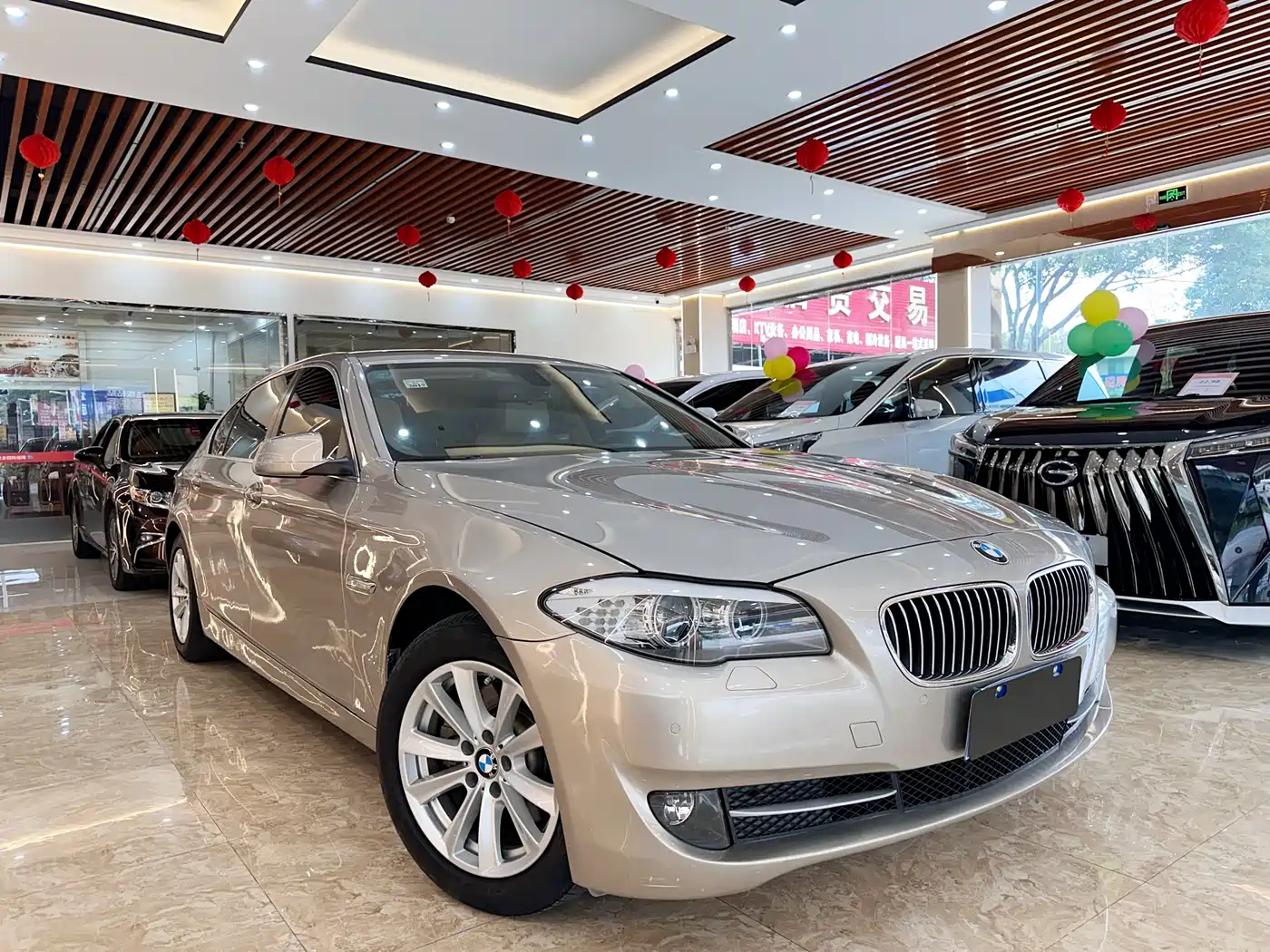 BMW 5 Series 2013 525Li Luxury фото 3