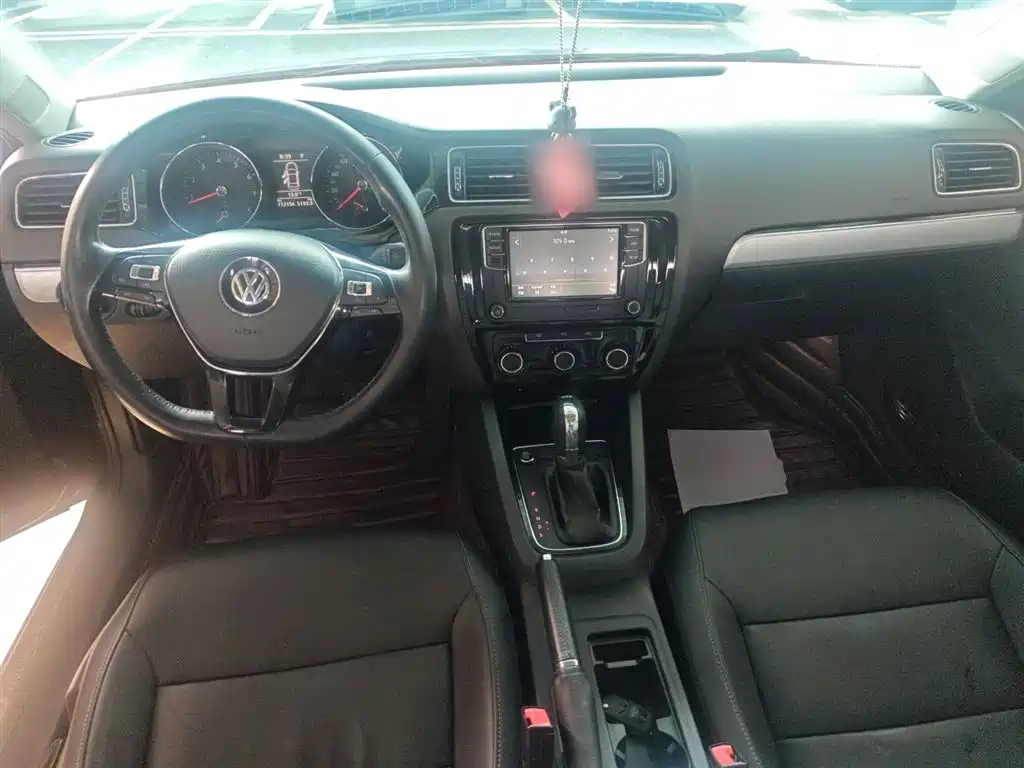 Volkswagen Sagitar 2018 280TSI DSG Spark Edition фото 10
