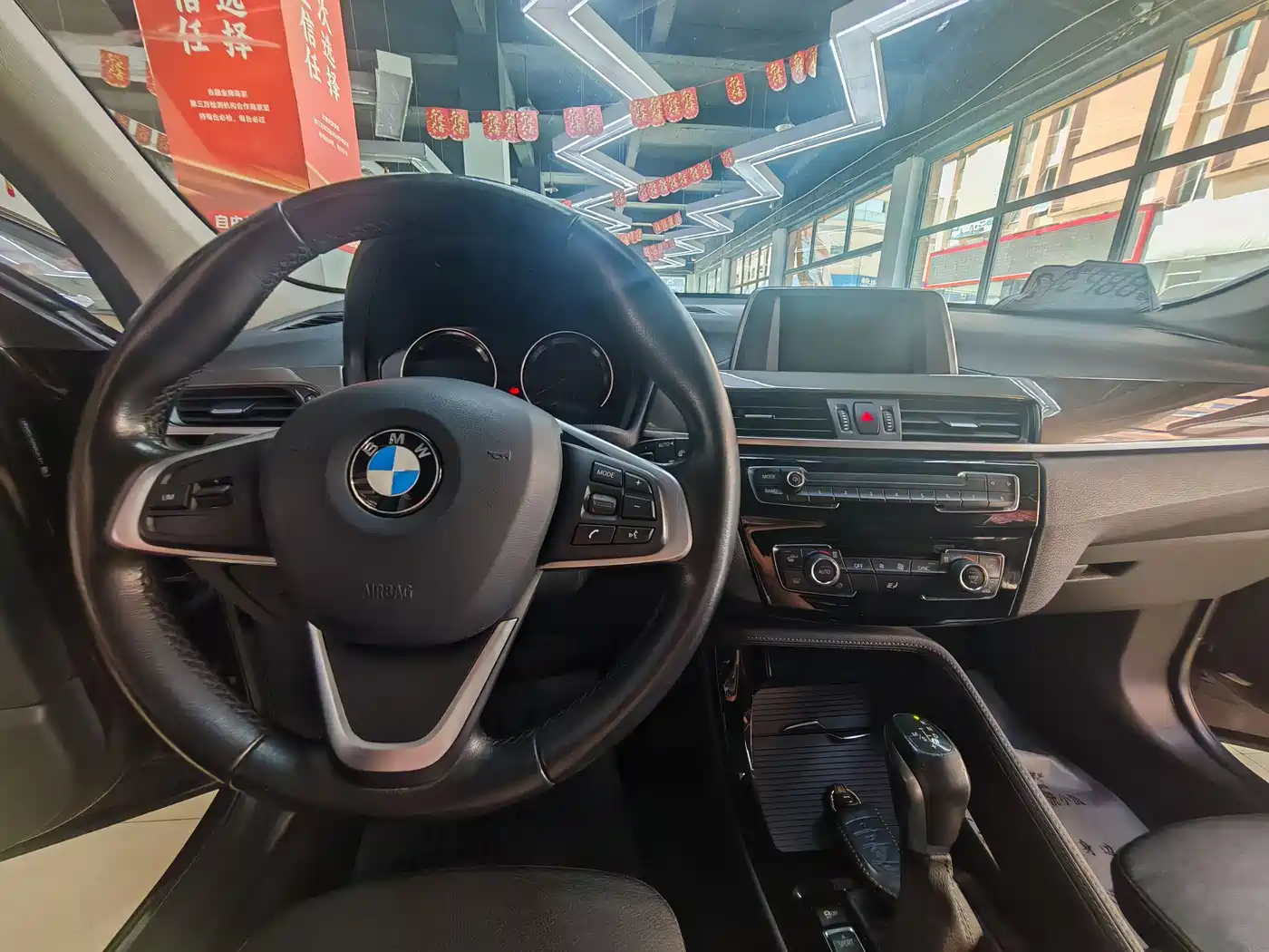 BMW X1 2019 sDrive18Li Premium Model фото 12