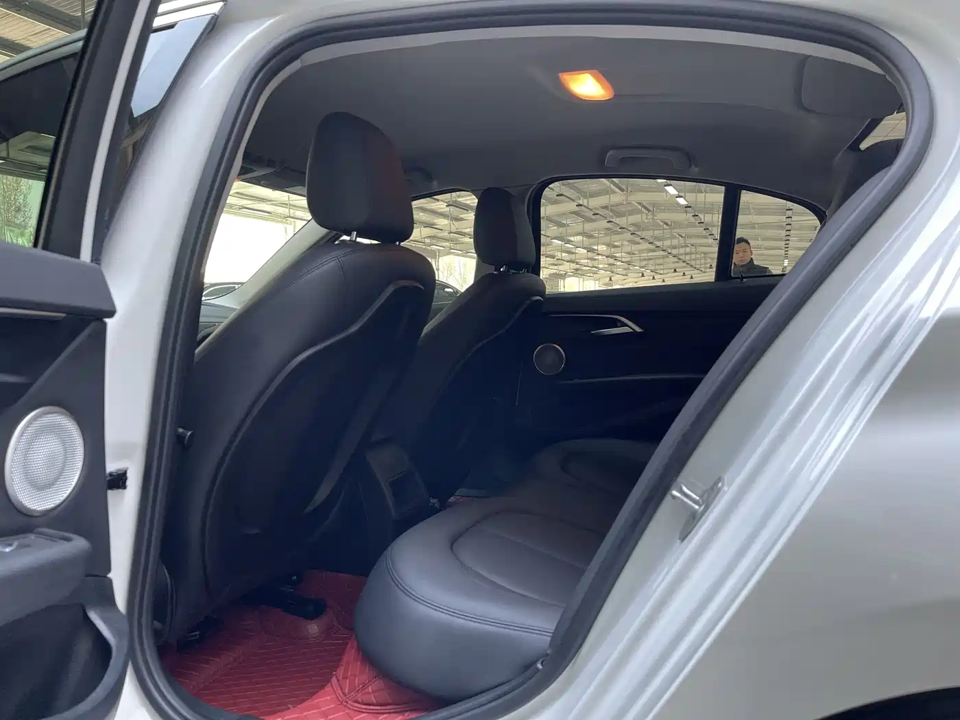 BMW 1 Series 2023 120i M Sport фото 7