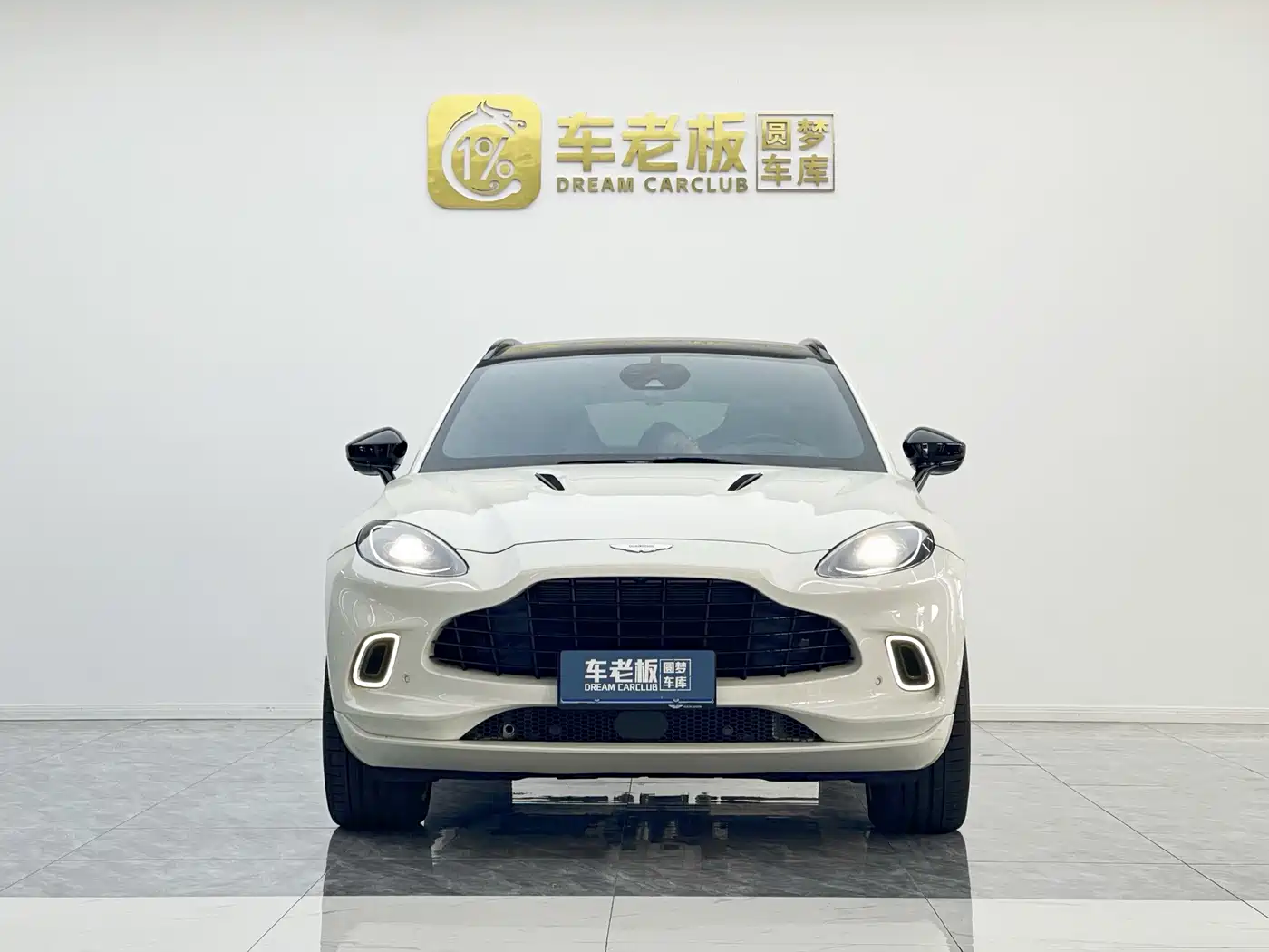Aston Martin DBX 2022 2020 4.0T V8