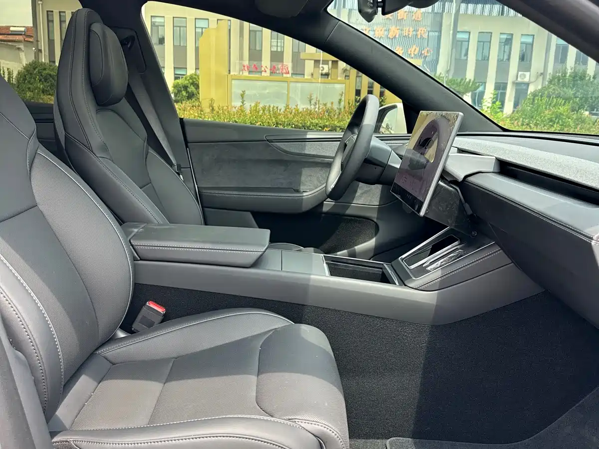 Tesla Model Y L 2026 2025 Facelift Long Range AWD