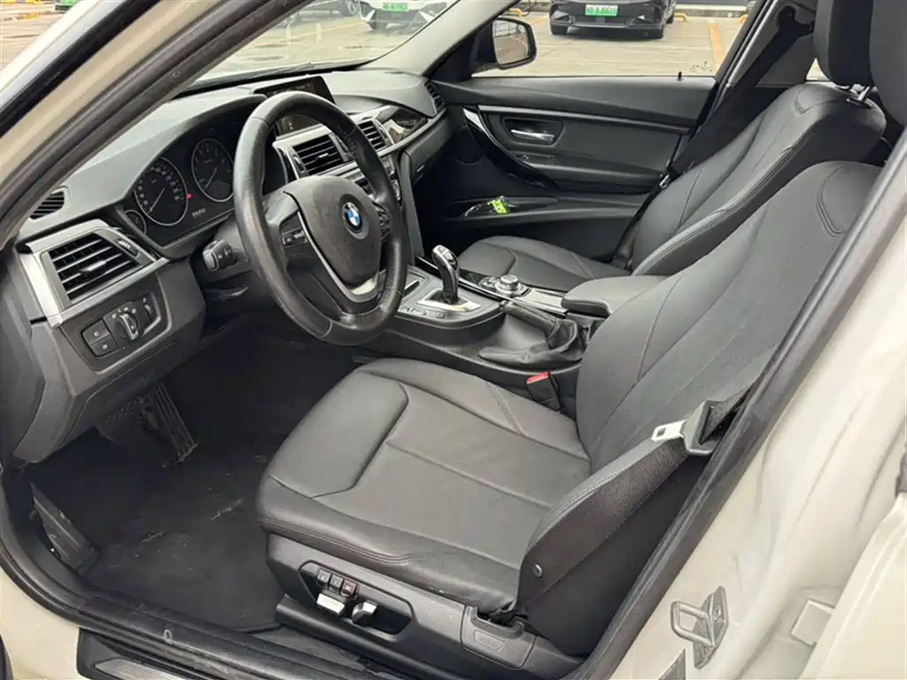 BMW 3 Series 2017 320Li M Sport фото 14