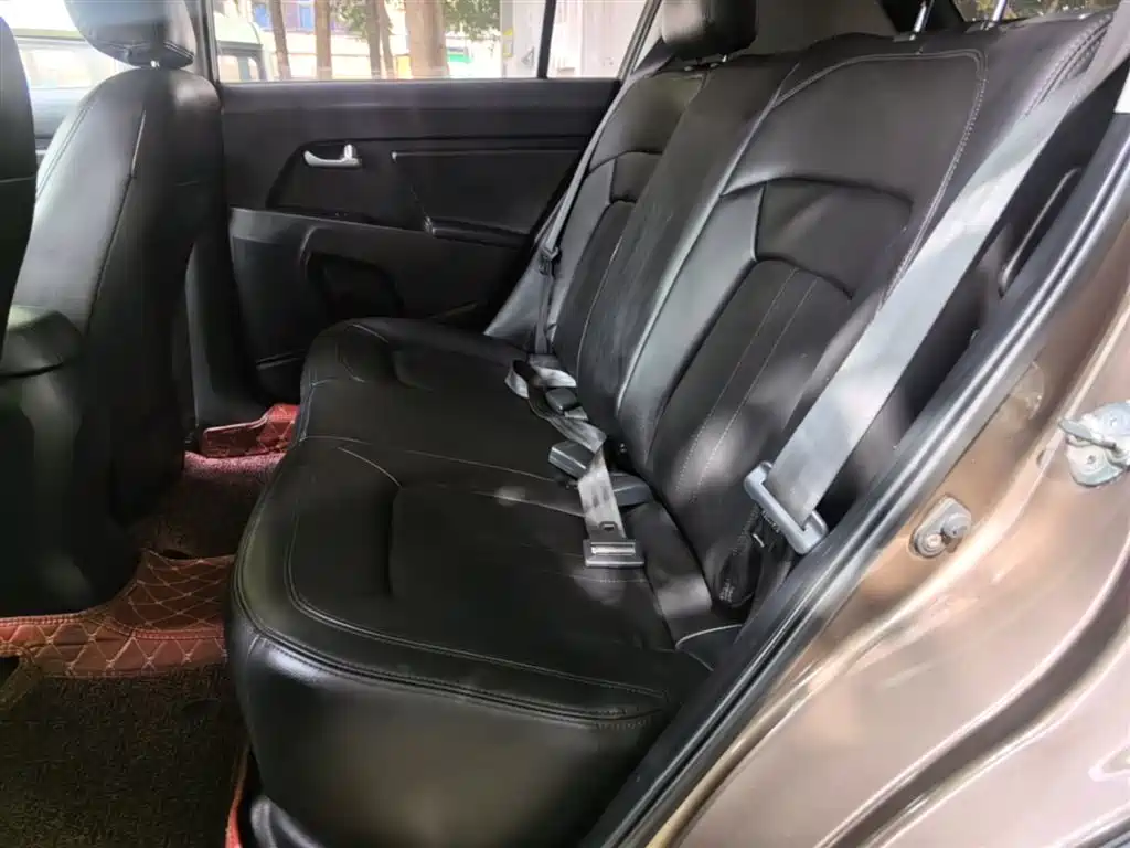 Kia Sportage 2015 2.0L Automatic 2WD GL фото 17