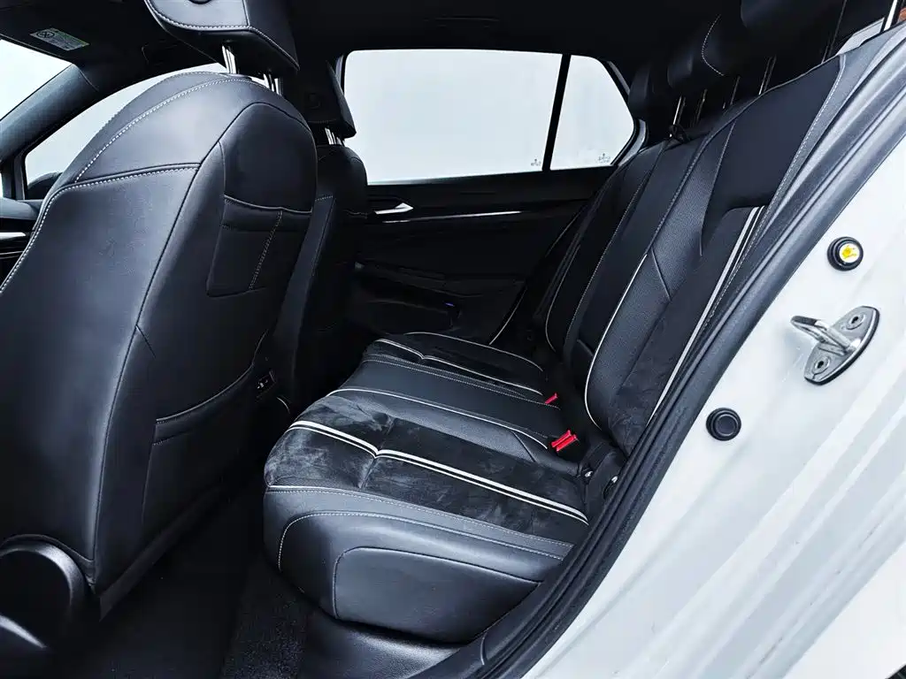 Volkswagen Golf 2021 280TSI DSG R-Line фото 20