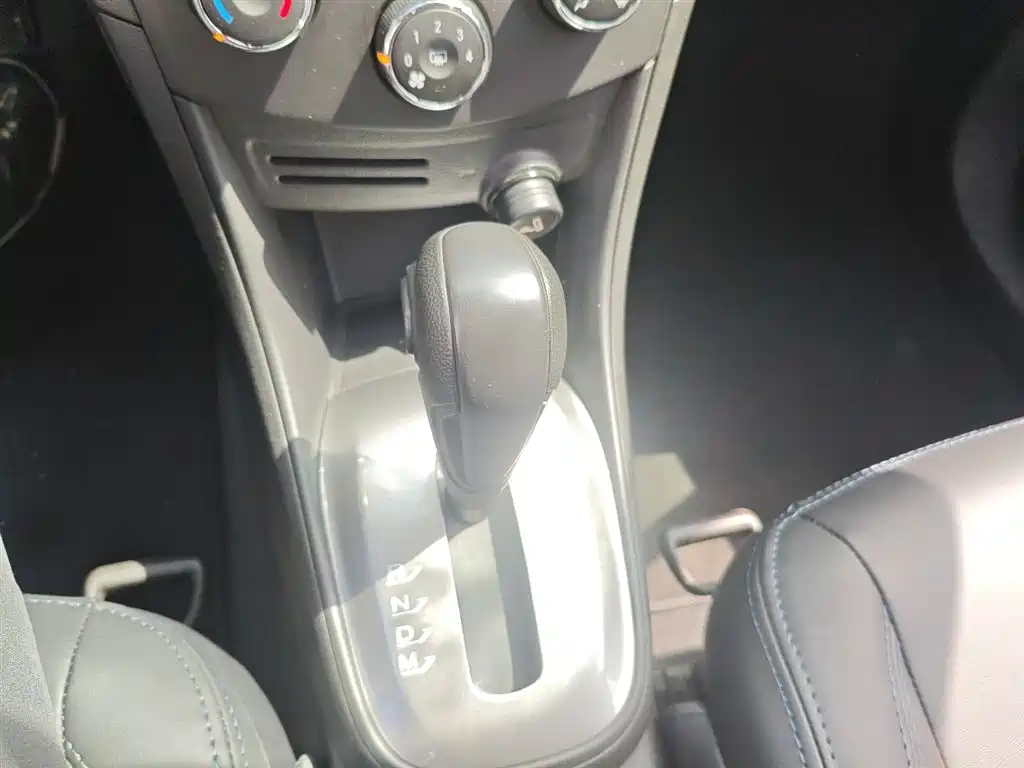 Chevrolet Trax 2014 1.4T Automatic 2WD Comfort фото 12