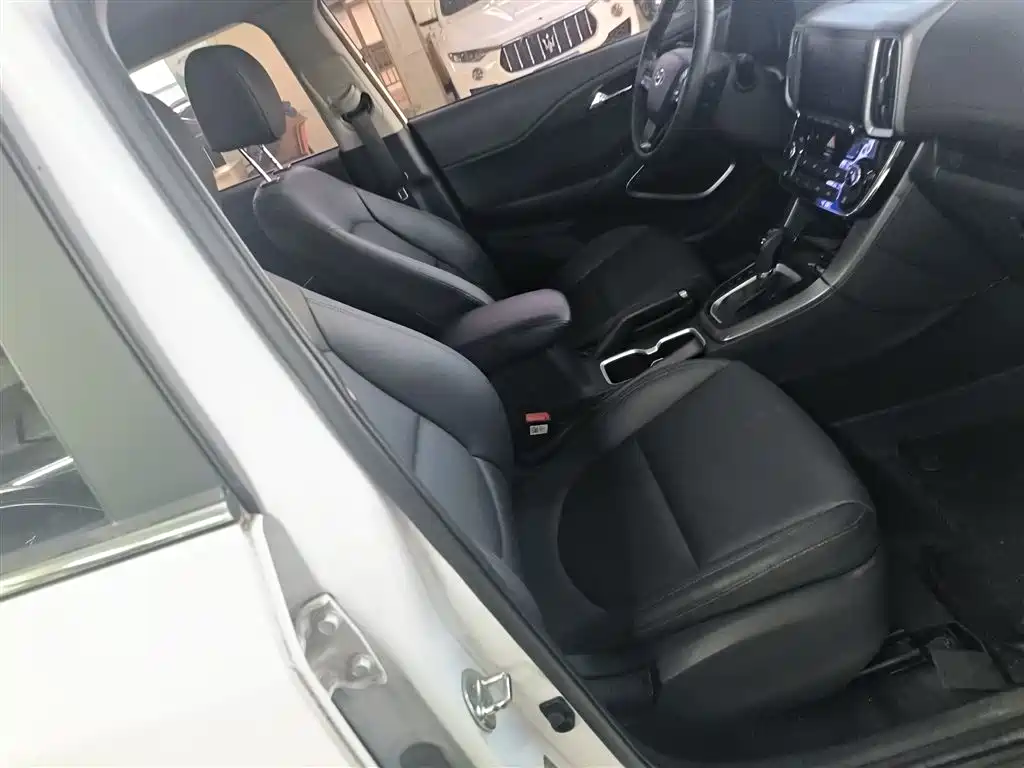 Hyundai Beijing Hyundai ix35 2019 2.0L Automatic 2WD Zhiyong·Enjoy China V фото 20