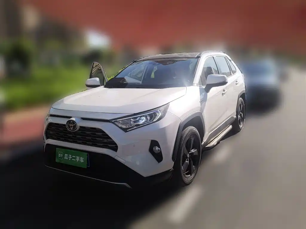 Toyota RAV4 Rongfang 2021 Hybrid 2.5L E-CVT AWD Flagship Edition фото 2