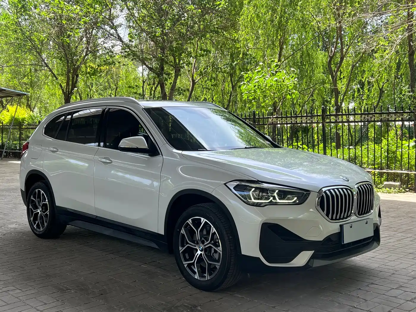 BMW X1 2021 sDrive25Li Leading фото 3