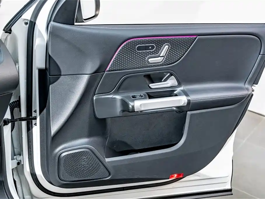 Mercedes-Benz GLB 2024 Facelift GLB 220 Style фото 16