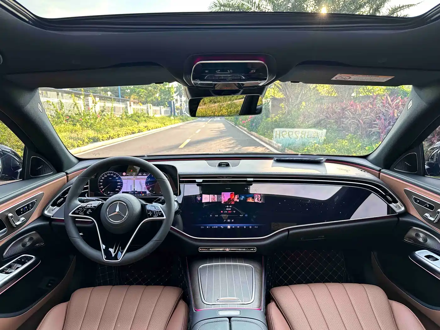 Mercedes-Benz E-Class 2026 E 300 L Luxury фото 6