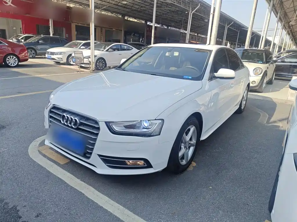 Audi A4L 2016 30 TFSI Automatic Comfort фото 2