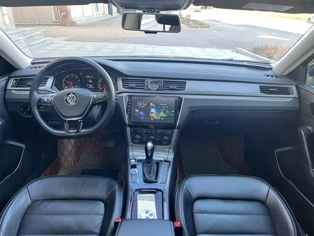 Volkswagen Passat 2015 1.8TSI DSG Honor Edition фото 23