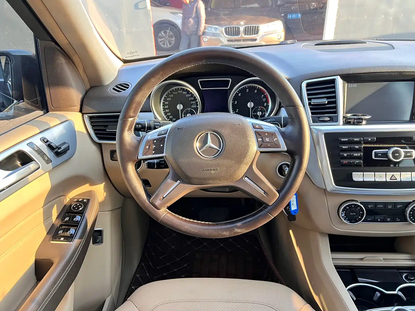 Mercedes-Benz M-Class 2015 ML 320 4MATIC фото 15