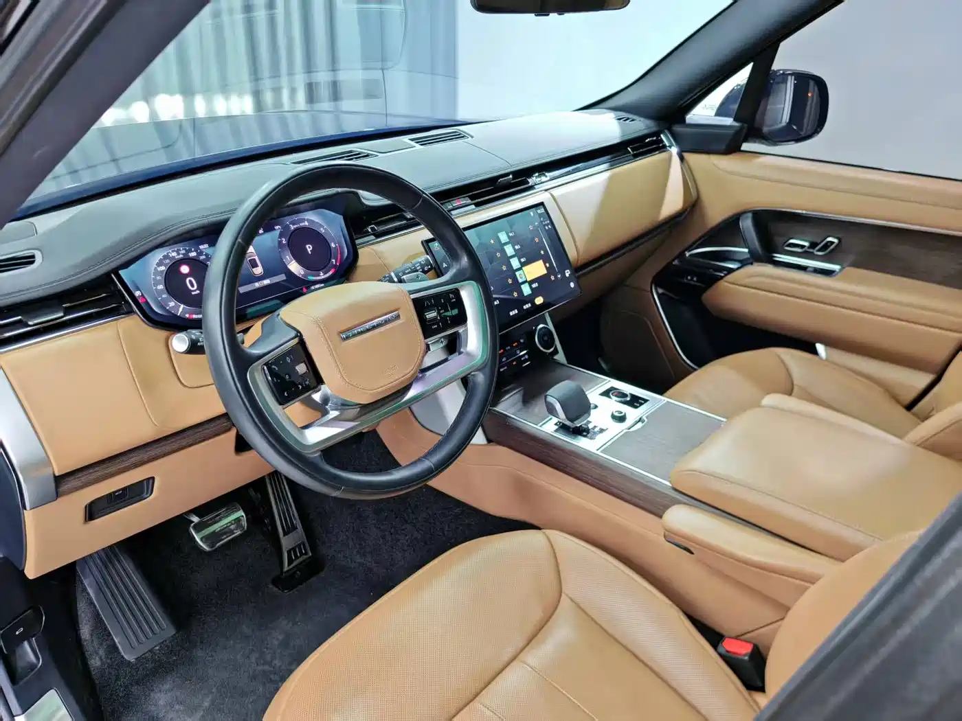 Photo 7 - Land Rover Range Rover