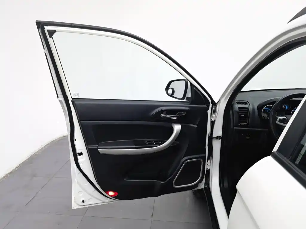 Фото 8 - Changan CS35