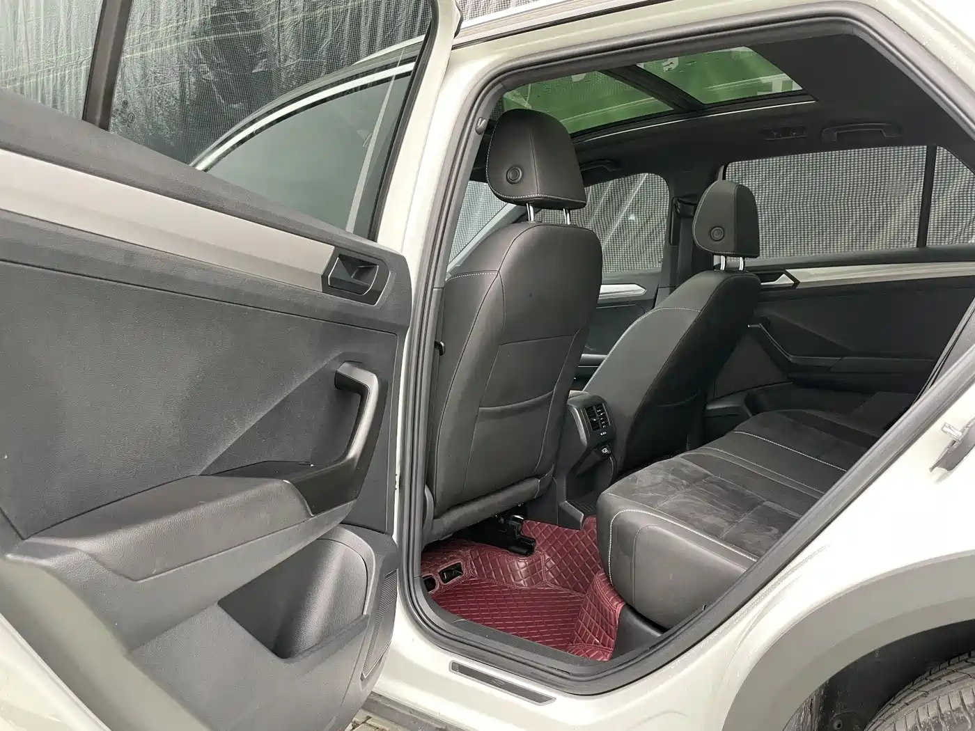 VOLKSWAGEN T ROC EXPLORING SONGS