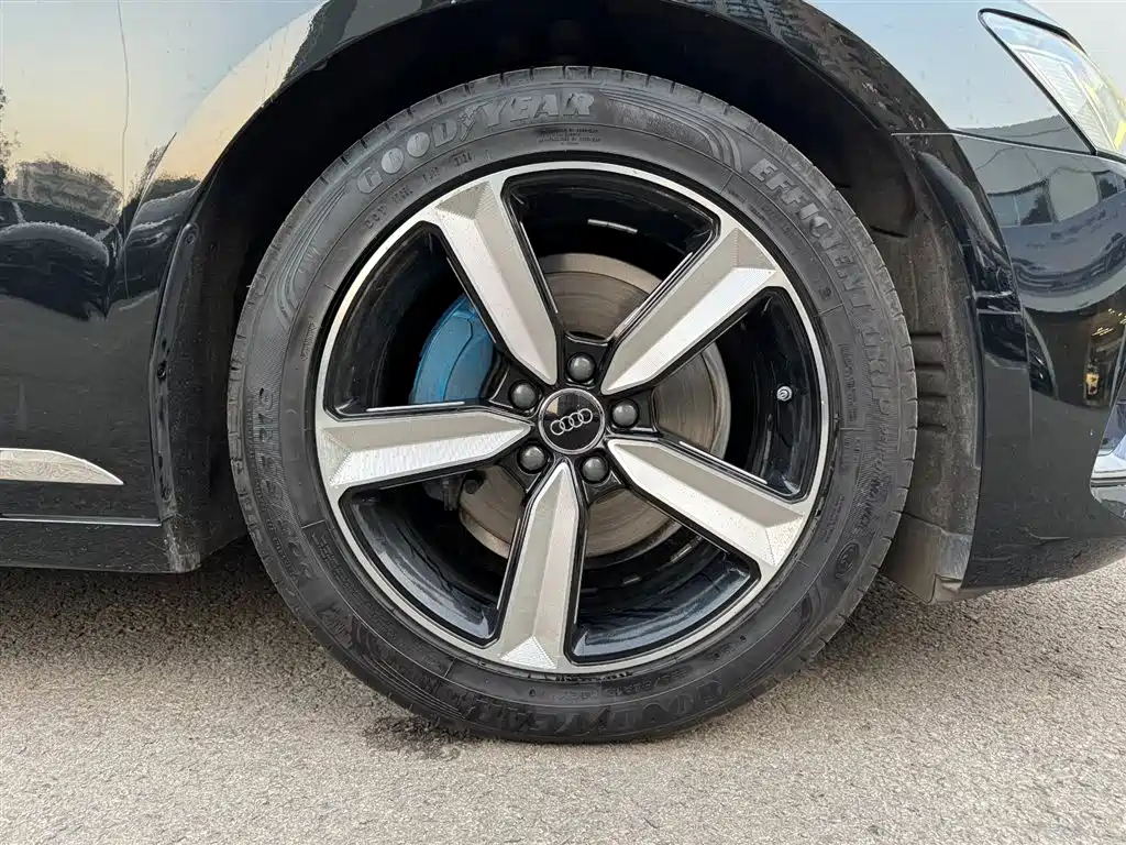 Audi A6L 2023 40 TFSI Luxury Elegance фото 20