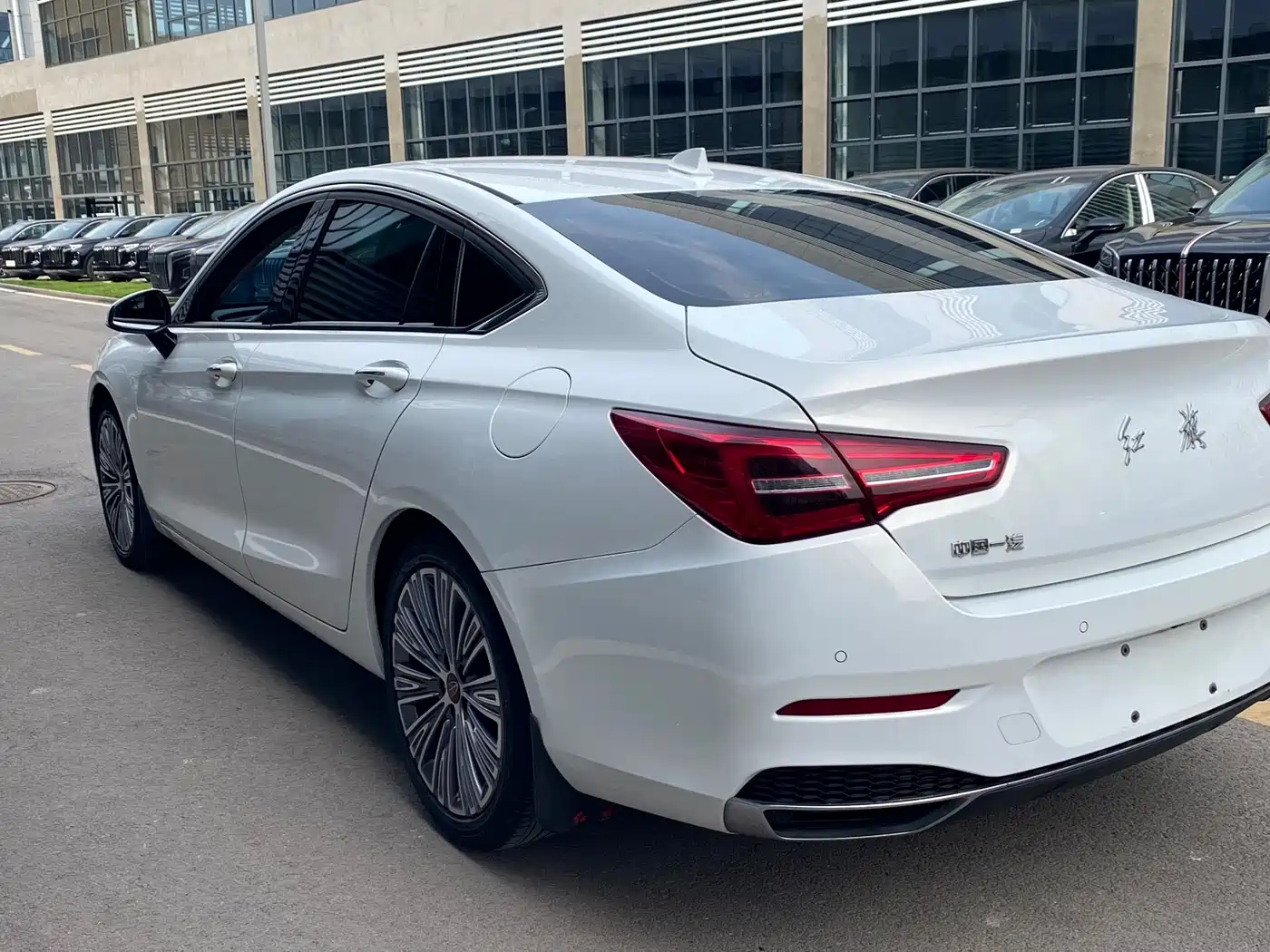Hongqi H5 2022 Classic 1.5T DCT Flag Rhythm Edition фото 7