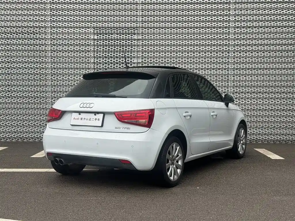 Audi A1 2013 Model 30 TFSI Sportback Ego фото 2