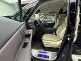Фото 8 - Toyota Vellfire