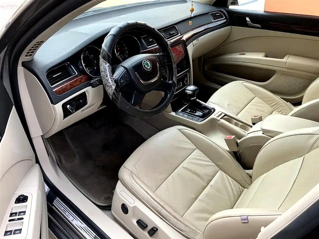 Škoda Superb 2009 2.0TSI Automatic Premium фото 5