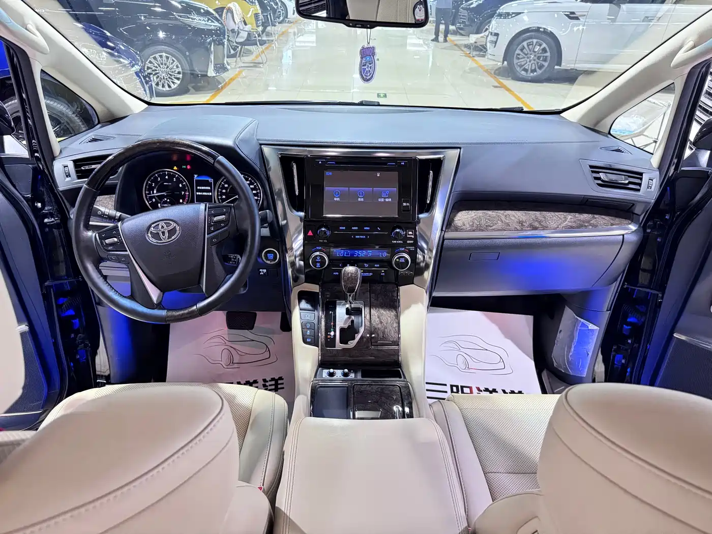 Toyota Alphard 2018 Facelift 3.5L Premium Edition фото 4