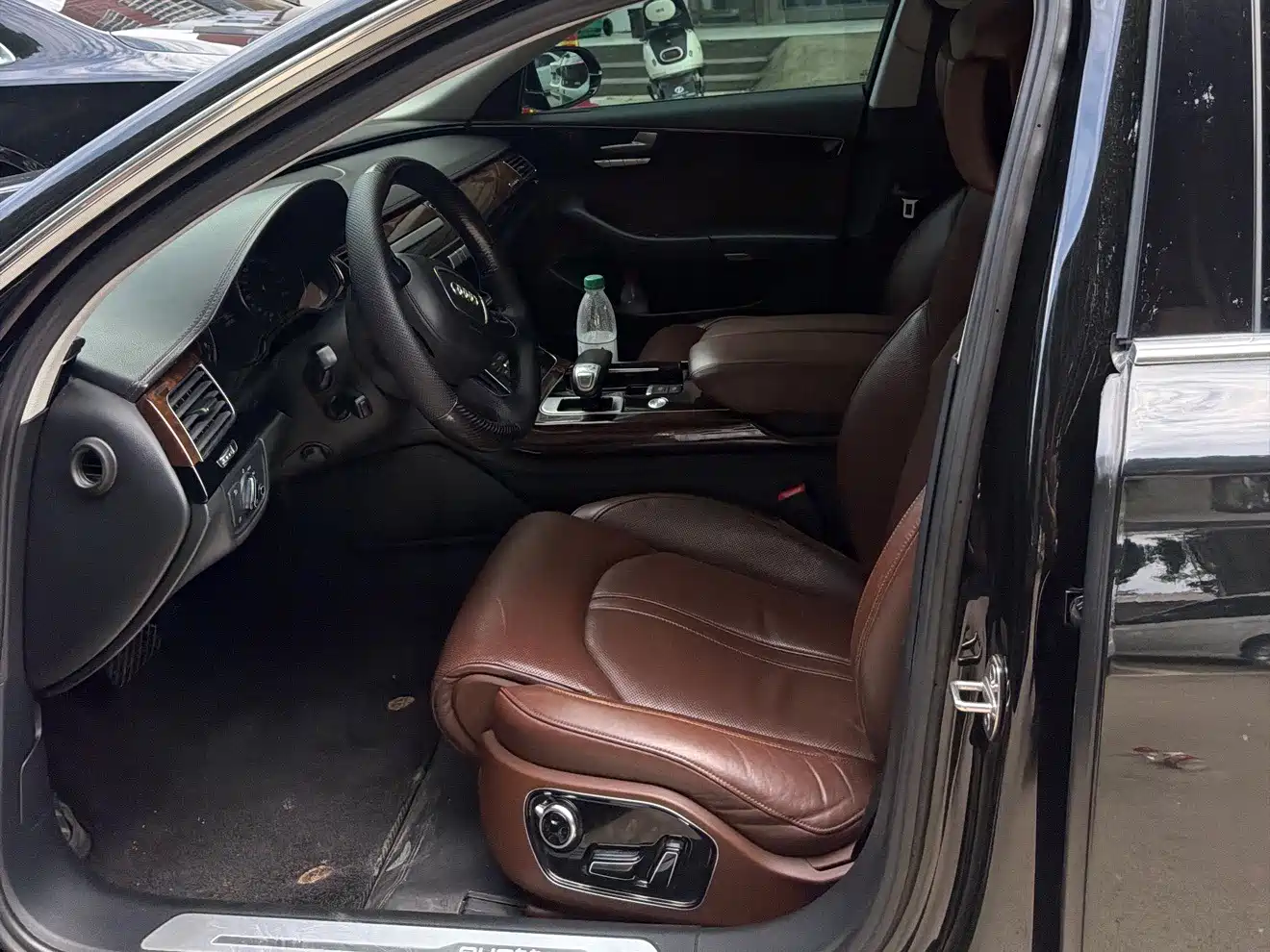 Фото 9 - Audi A8