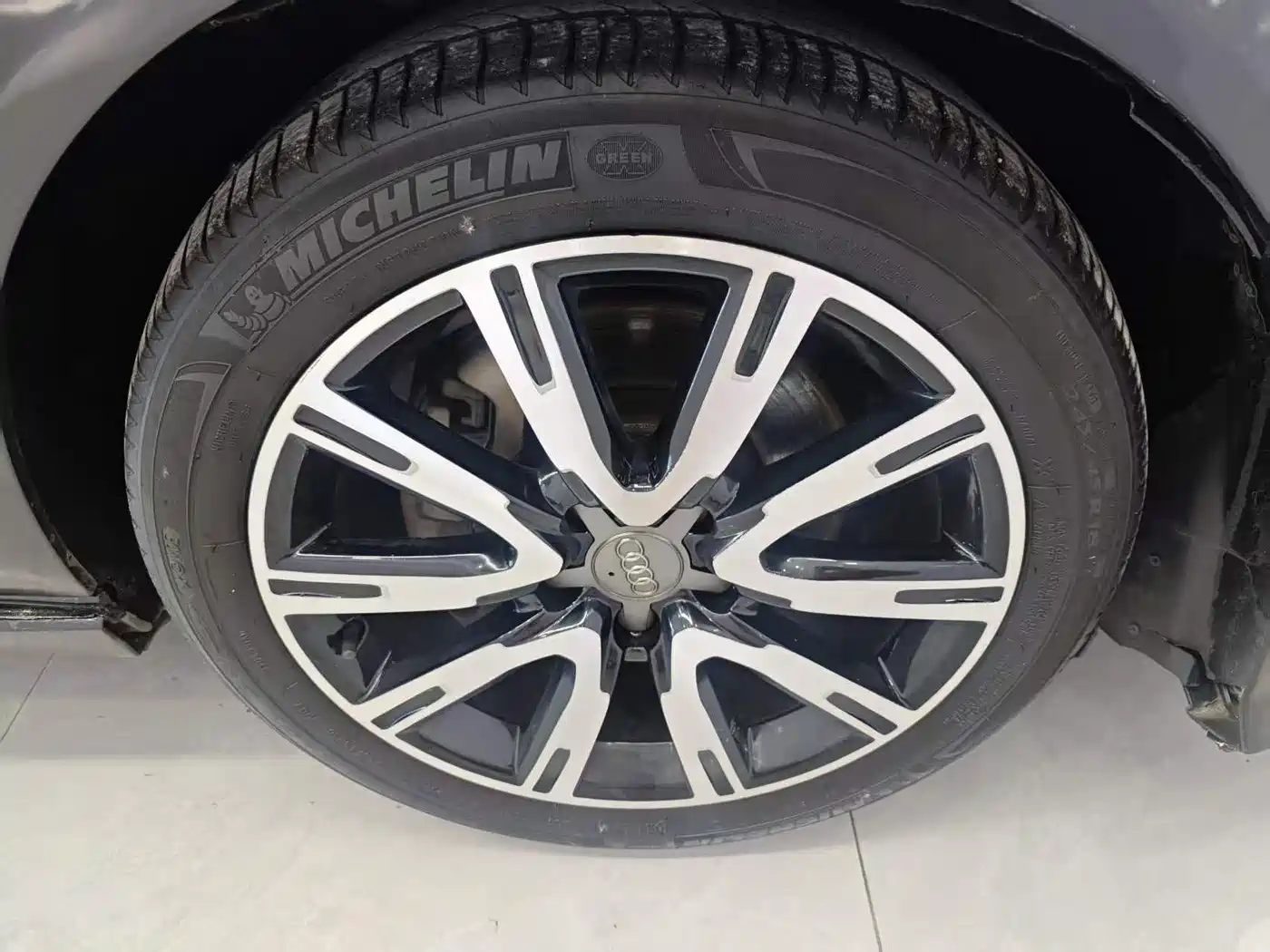 Audi A6L 2010 2.0 TFSI Automatic Standard фото 15