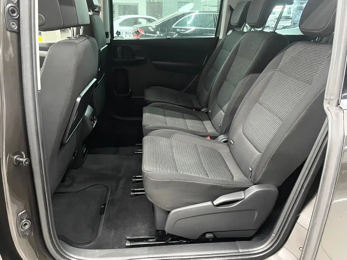 Volkswagen Sharan 2018 380TSI Comfort 7-Seater фото 11