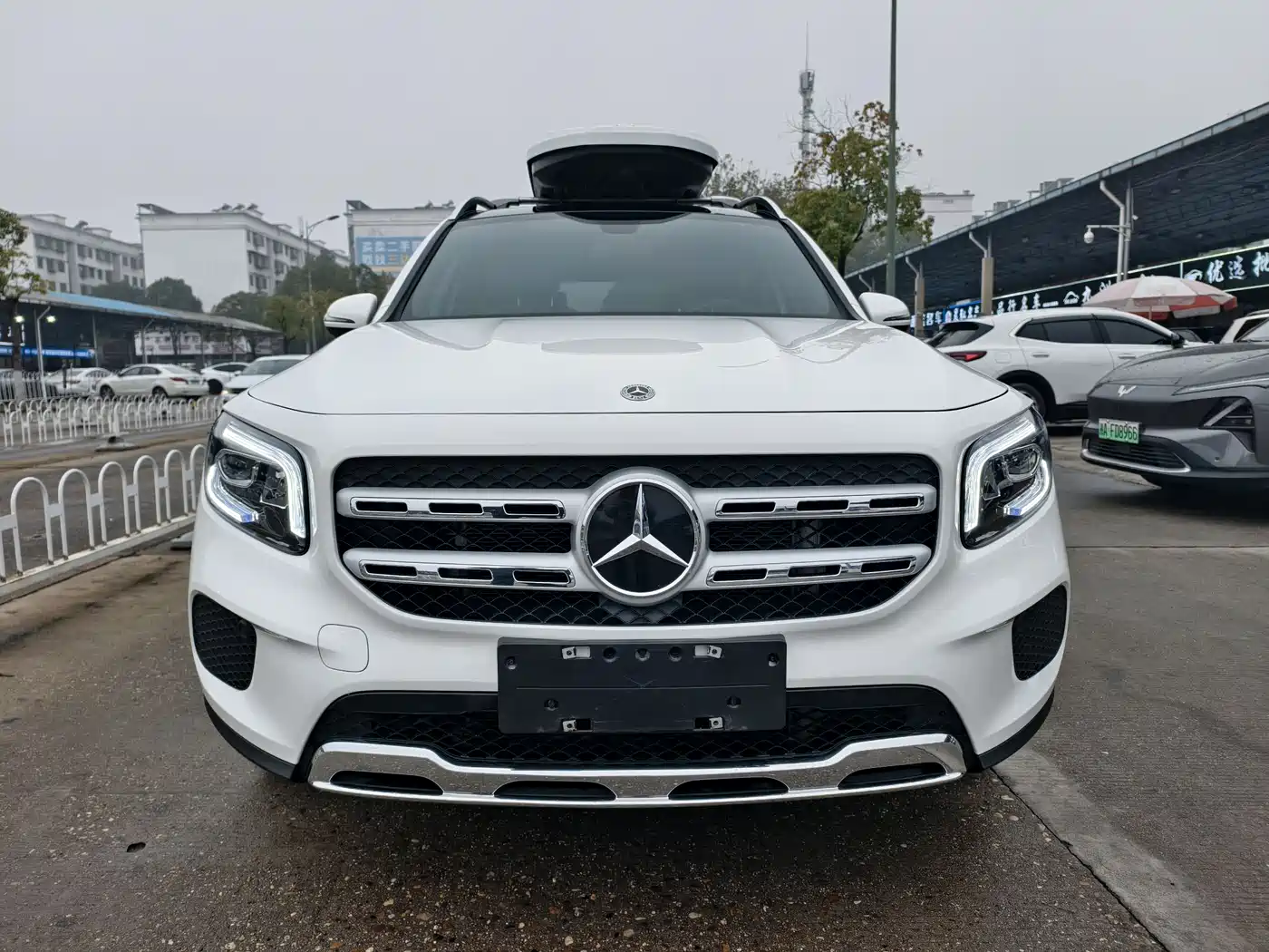 MERCEDES-BENZ GLB