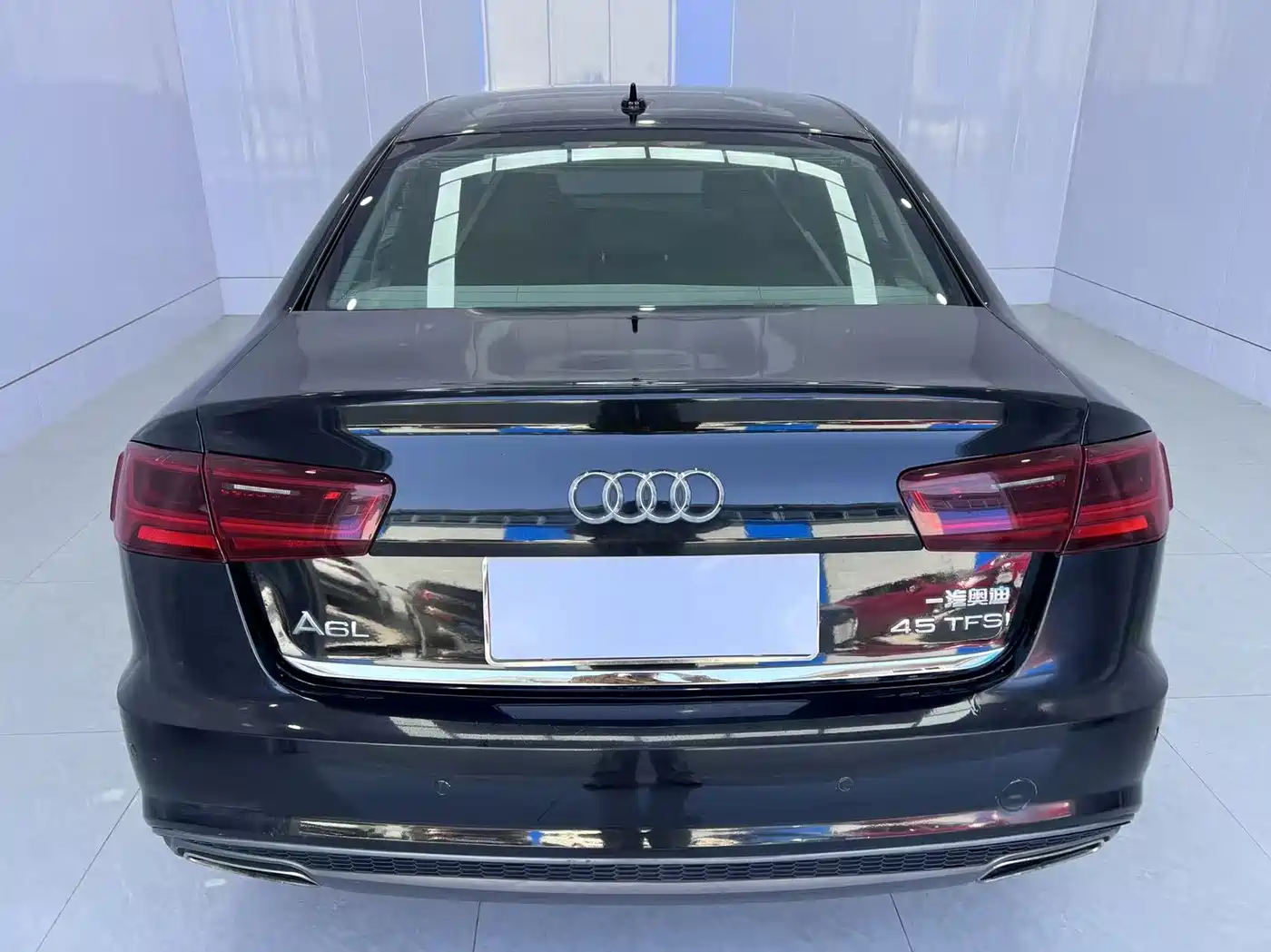 Audi A6L 2010 2.0 TFSI Automatic Standard фото 4
