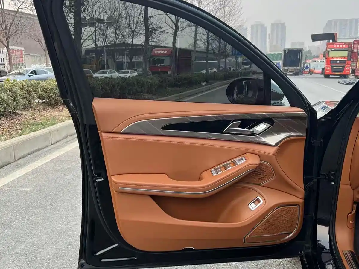 Hongqi H9 2022 2.0T Smart Connect Flag Enjoy Edition фото 5