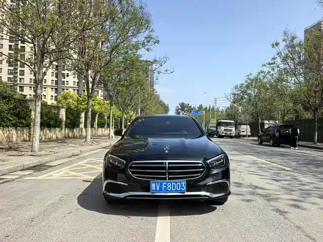 MERCEDES-BENZ E CLASS