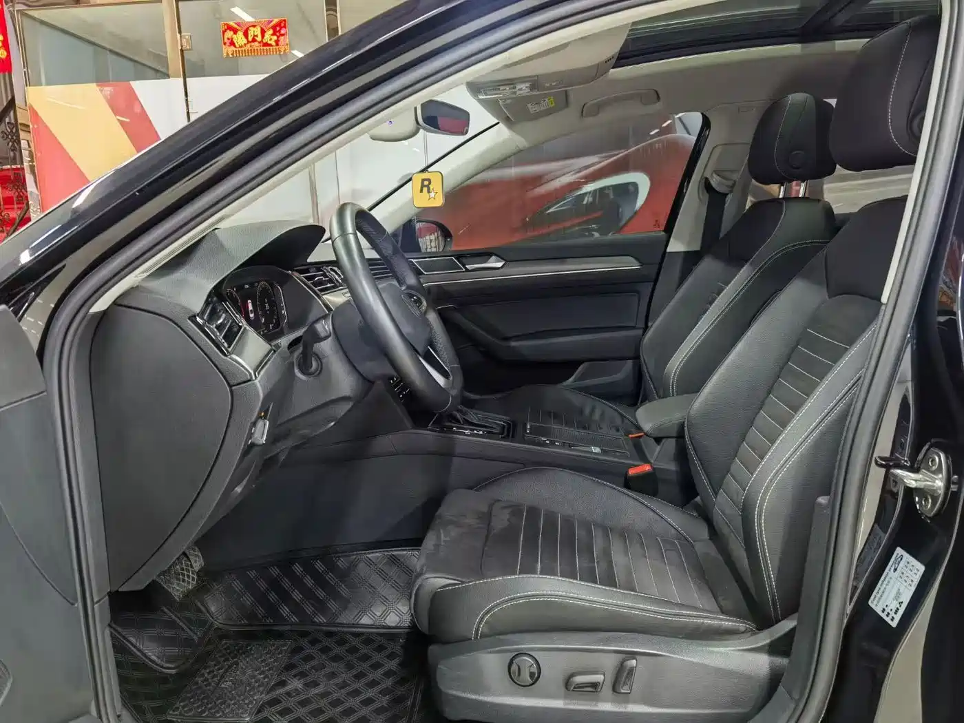 Volkswagen Magotan 2023 Model 2 Million Commemorative Edition 330TSI DSG Luxury фото 7