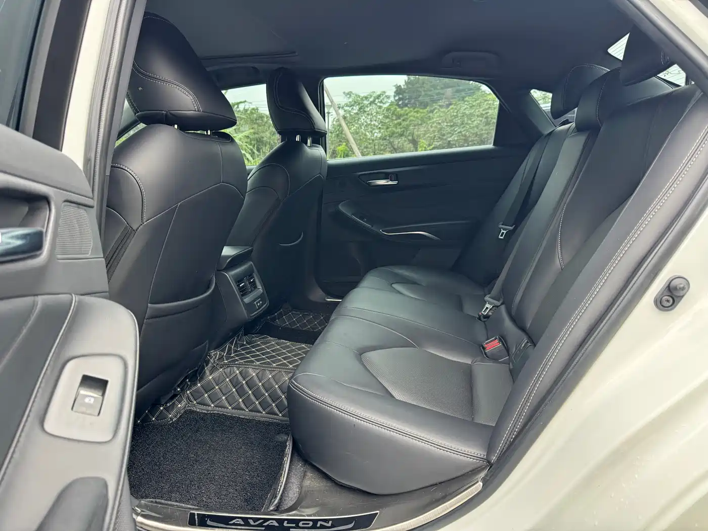 Toyota Avalon 2023 2.0L Premium Selection фото 15