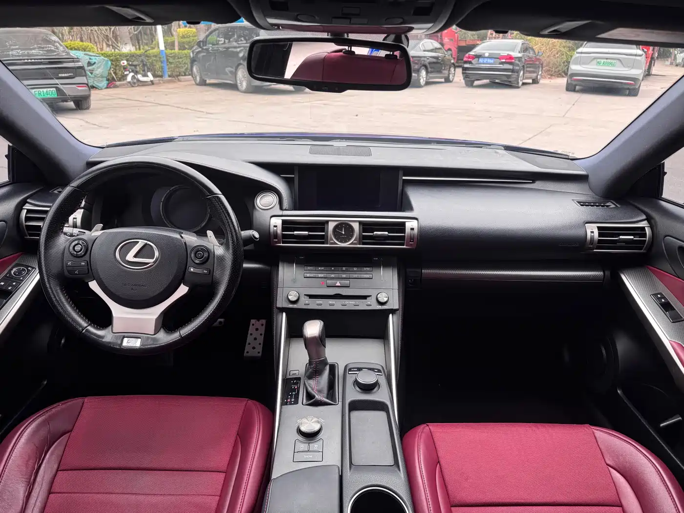 Lexus IS 2015 200t F SPORT фото 6