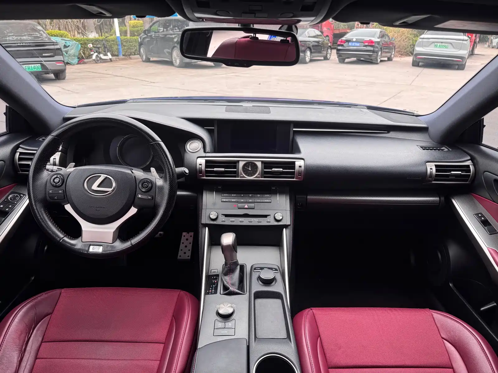 Фото 6 - Lexus IS