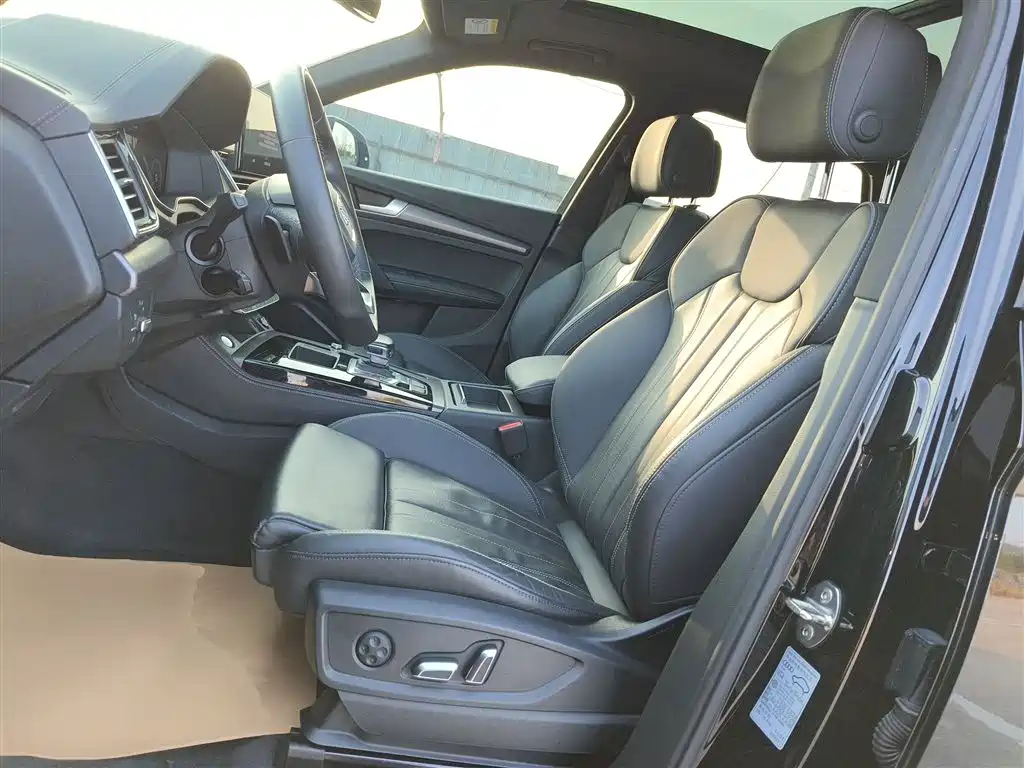 Audi Q5L 2024 Model 40 TFSI Luxury Dynamic фото 11