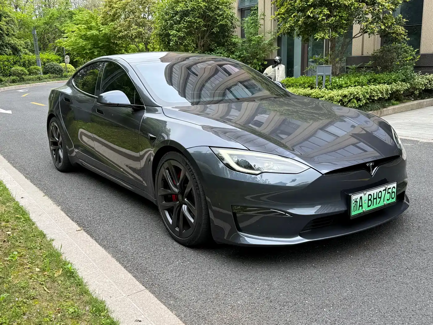 TESLA MODEL S