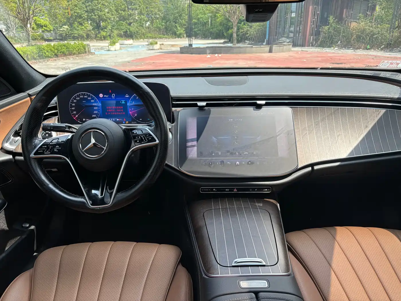 Mercedes-Benz E-Class 2024 E 300 L Fashion фото 4