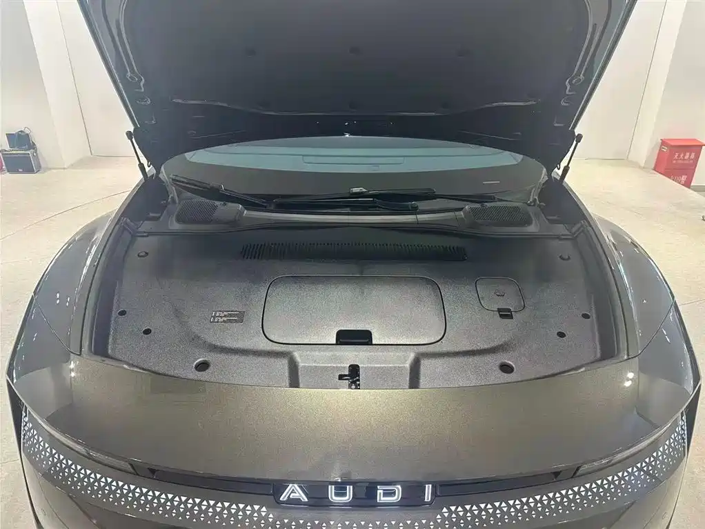Audi E5 Sportback 2026 2025 386kw 4WD