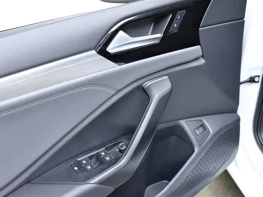 Volkswagen Sagitar 2021 280TSI DSG Comfort Smart Connect Edition фото 12
