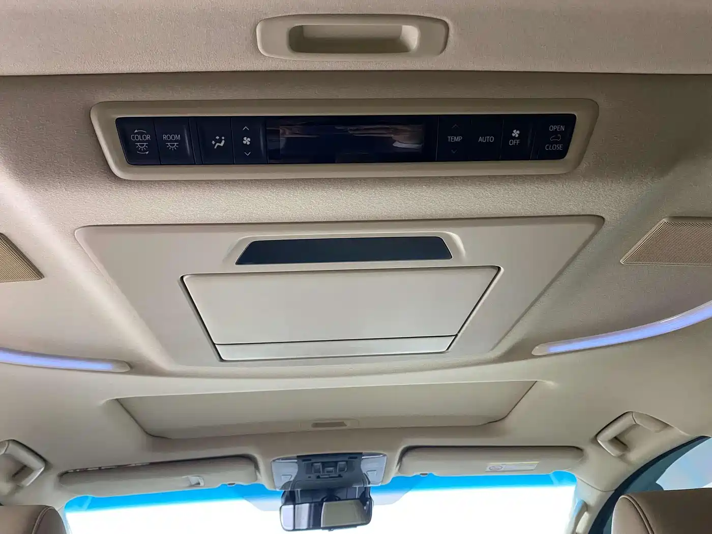 Toyota Alphard 2019 Hybrid 2.5L Premium Edition фото 30
