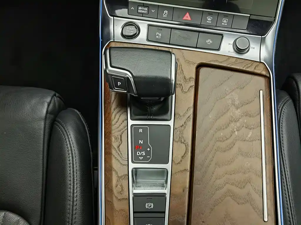 Audi A6L 2021 45 TFSI Exclusive Elegance фото 13