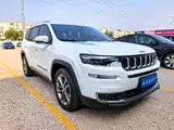 Photo 3 - Jeep Grand Commander