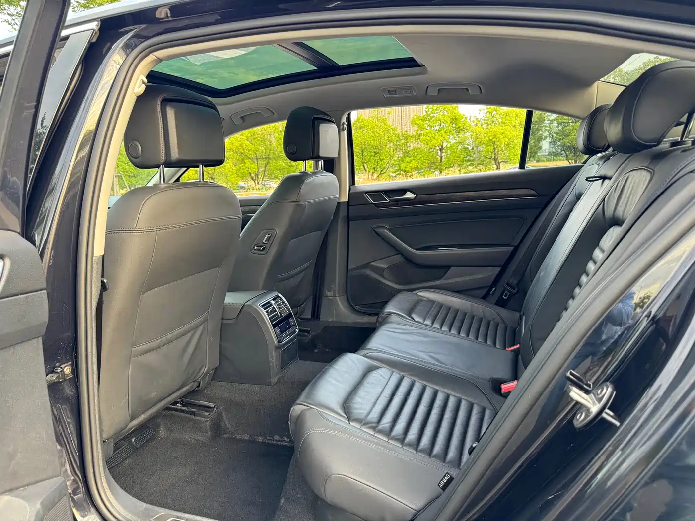 Volkswagen Magotan 2019 330TSI DSG Luxury Class China VI фото 12