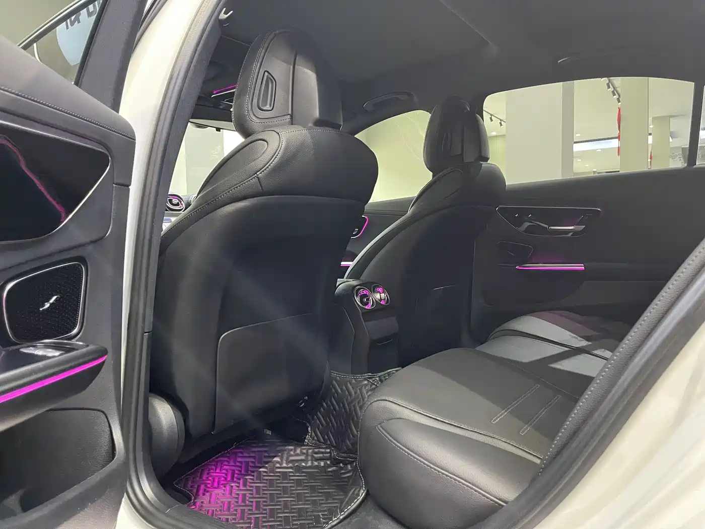 Mercedes-Benz C-Class 2023 Facelift C 260 L Sport Edition фото 8