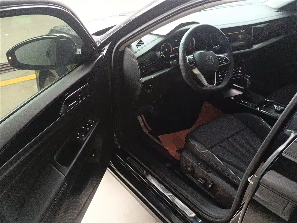 Volkswagen Passat 2024 330TSI Starlight Elite Edition фото 12